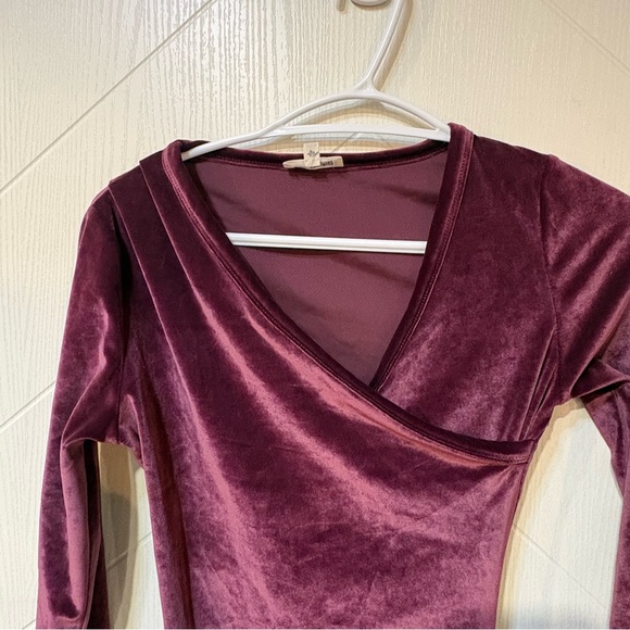 Aritzia Wilfred Free Velvet Long Sleeve Wrap Midi Dress Purple‎ Burgundy XS Slit - Picture 5 of 7